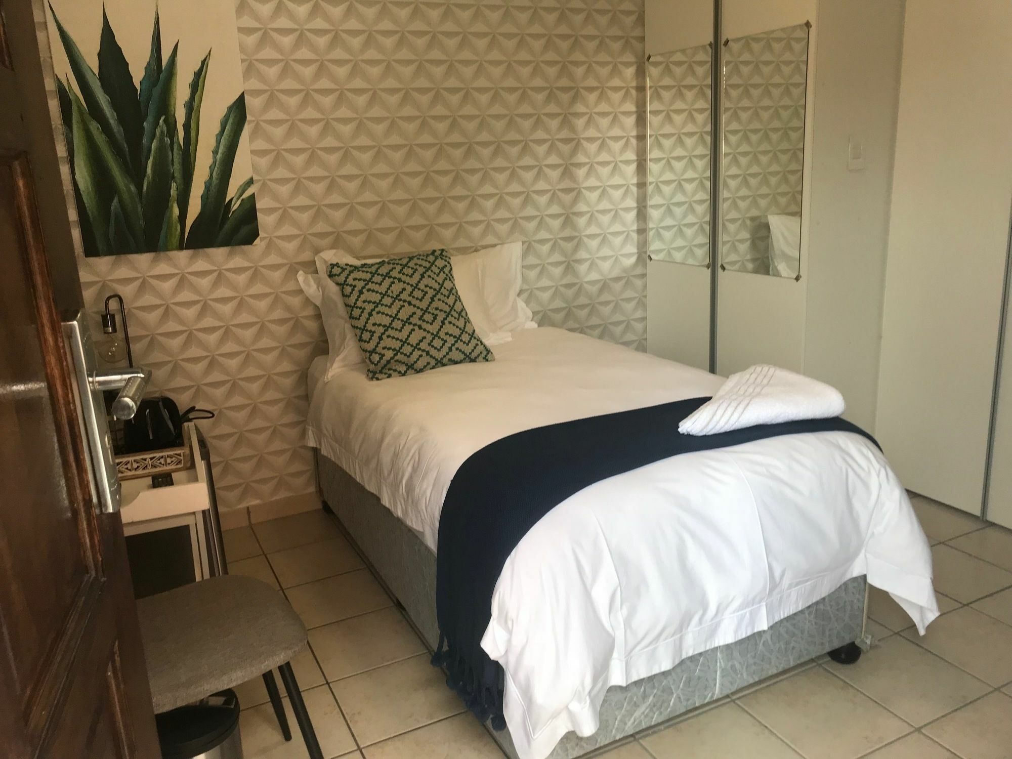 Comfort Guest House พริทอเรีย ภายนอก รูปภาพ