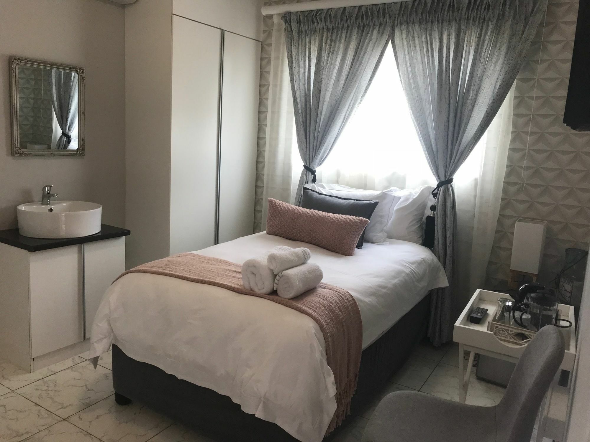 Comfort Guest House พริทอเรีย ภายนอก รูปภาพ